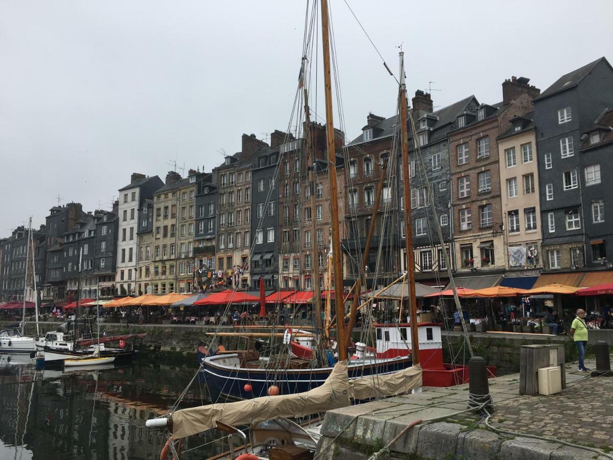 La Parenthese Du Capucin Apartment Honfleur Exterior foto