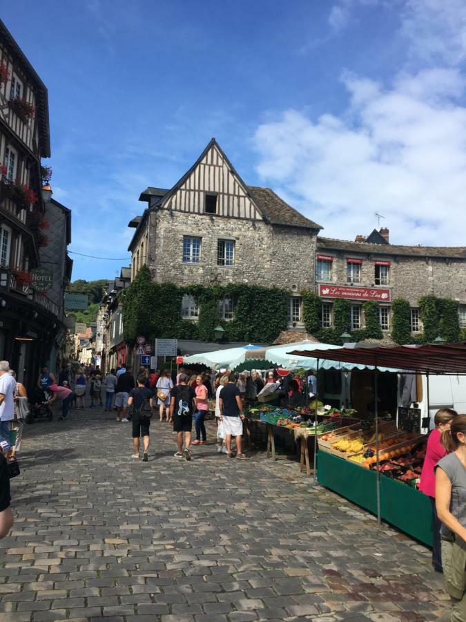 La Parenthese Du Capucin Apartment Honfleur Exterior foto
