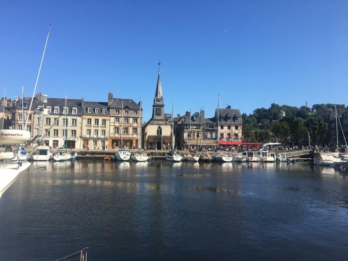 La Parenthese Du Capucin Apartment Honfleur Exterior foto