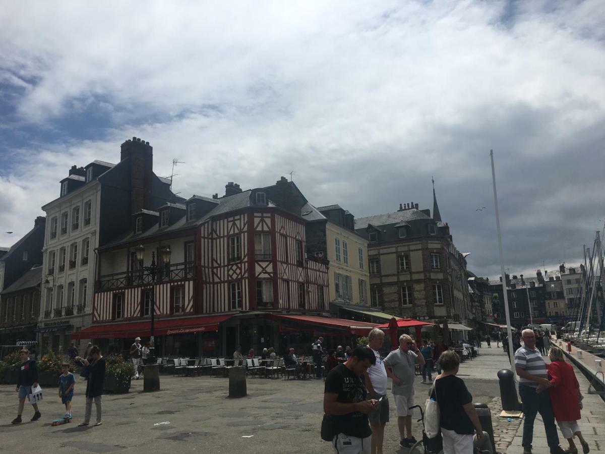 La Parenthese Du Capucin Apartment Honfleur Exterior foto